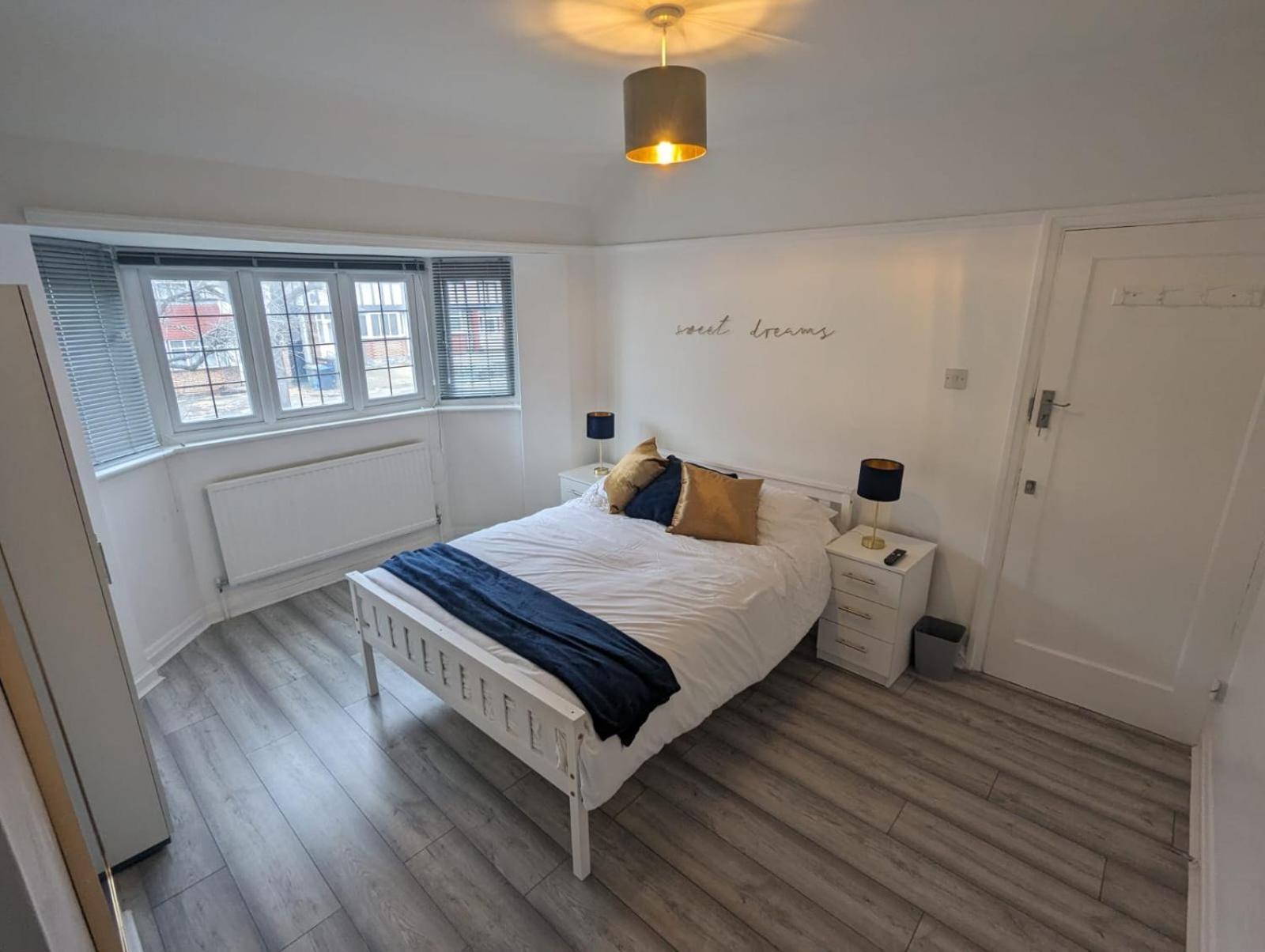 The Manor In Wembley Gasthof London